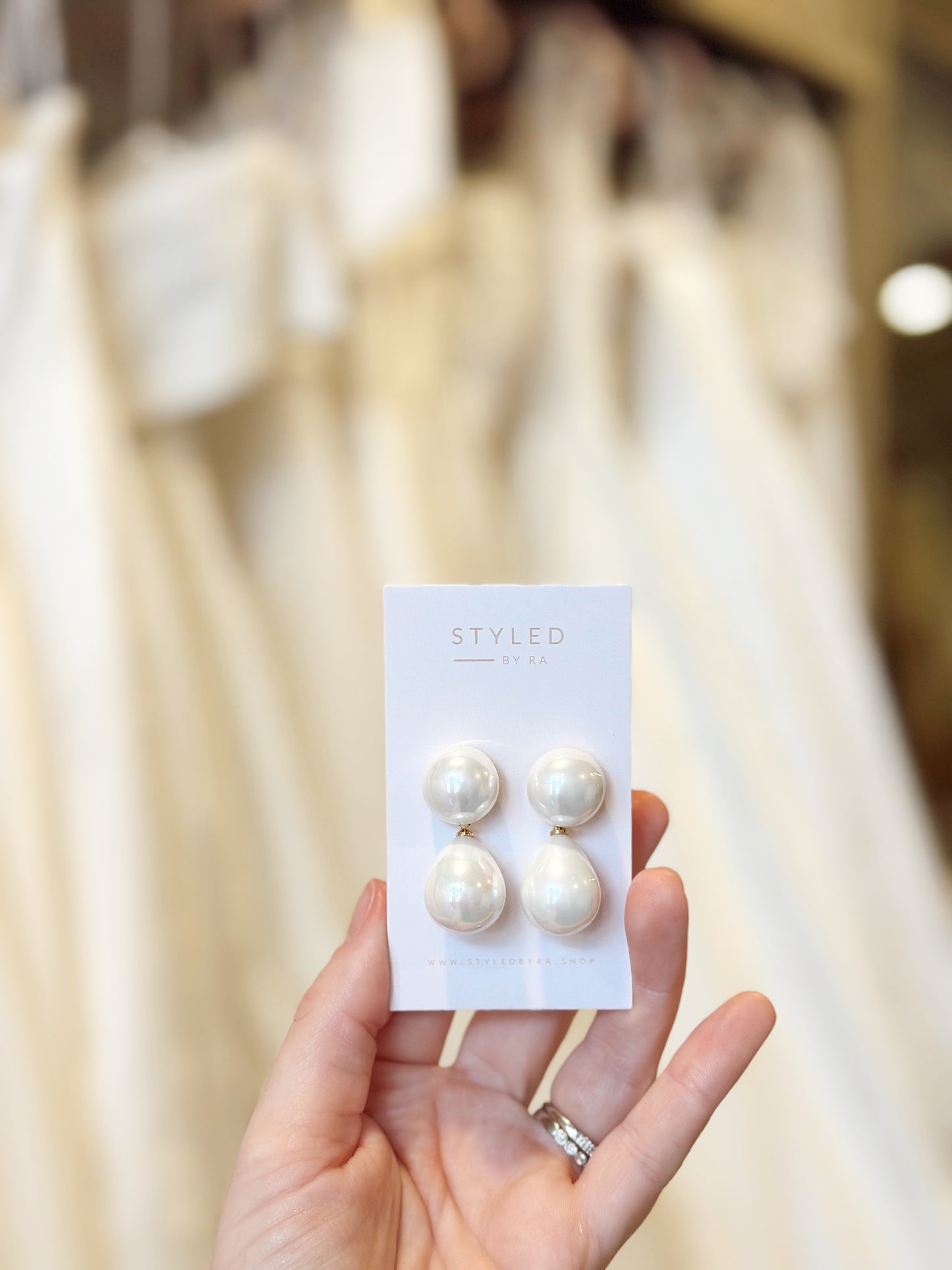 Clutching my Pearls Bridal Earrings