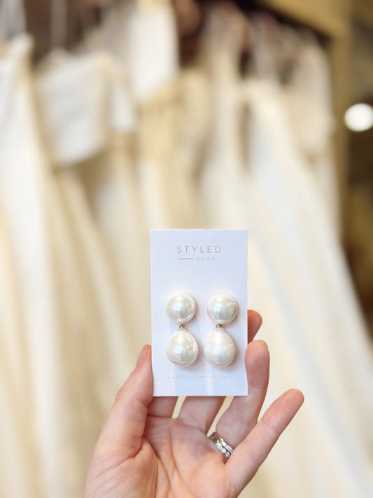 Clutching my Pearls Bridal Earrings