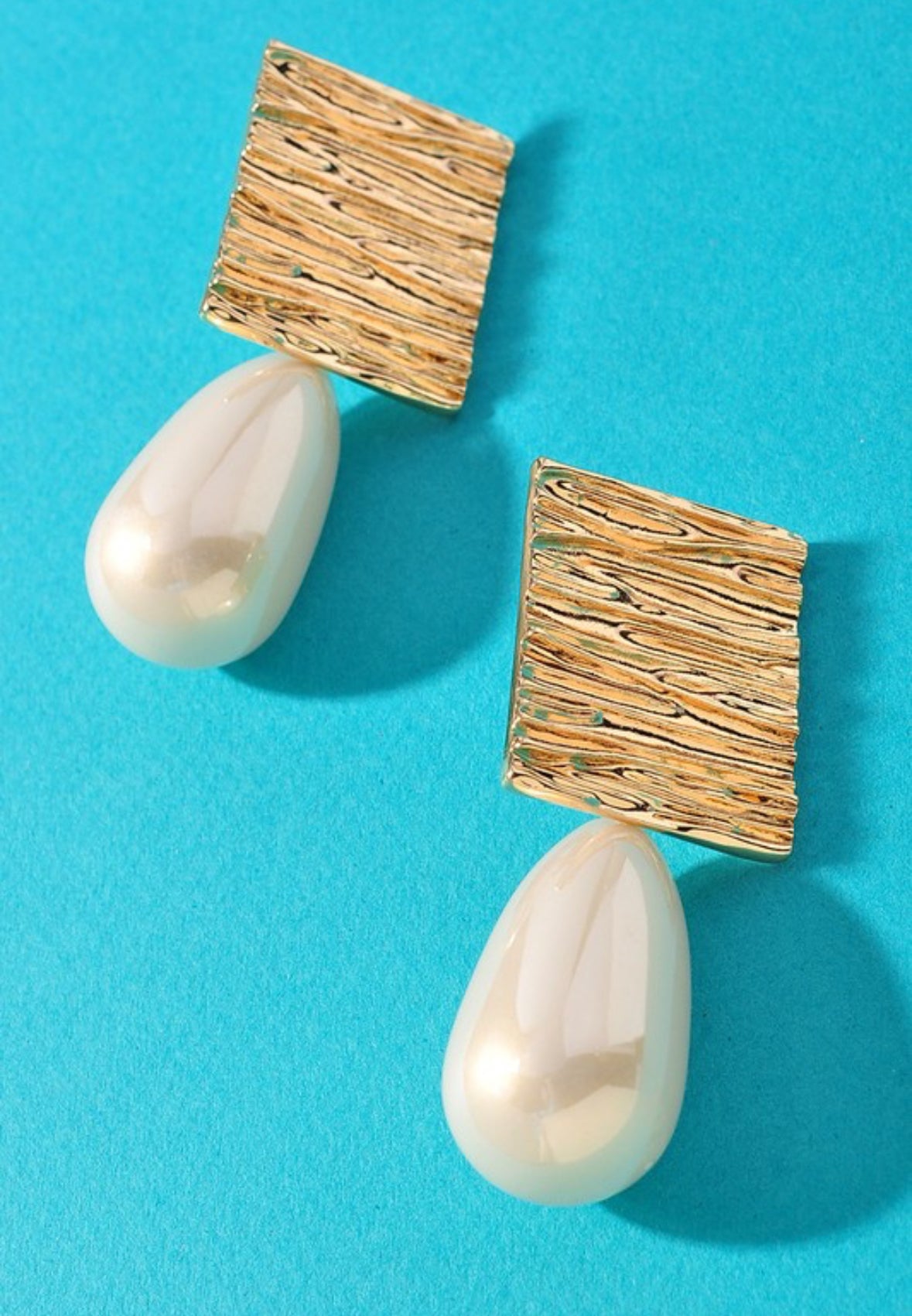 Textured Gold & Pearl Studs